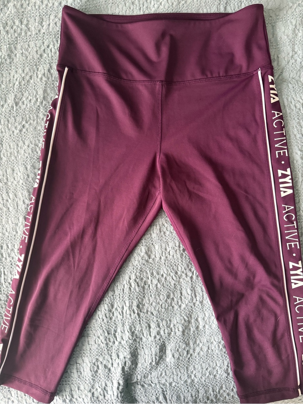 ZYIA Plum Logo Stripe Light n Tight Hi-Rise Capri 17" (8-10)